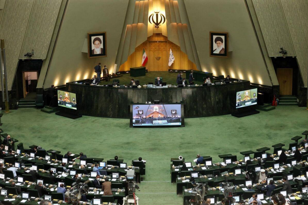 فقط صحن علنی مجلس تعطیل است