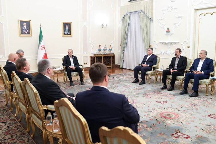 Pezeshkian says successful Iran-Russia cooperation proves unilateralism ended