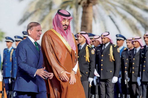 Puzzle of Nuclear Pakistan Entering Persian Gulf!