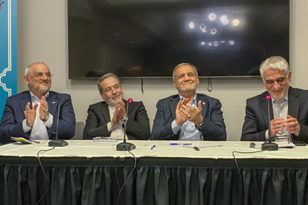 מסעוד פזשכיאן נפגש עם איראנים החיים בארצות הברית