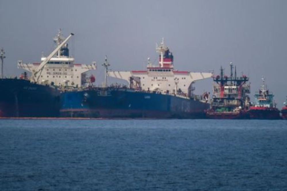 Английский журнал: Китай не видит препятствий для покупки иранской нефти