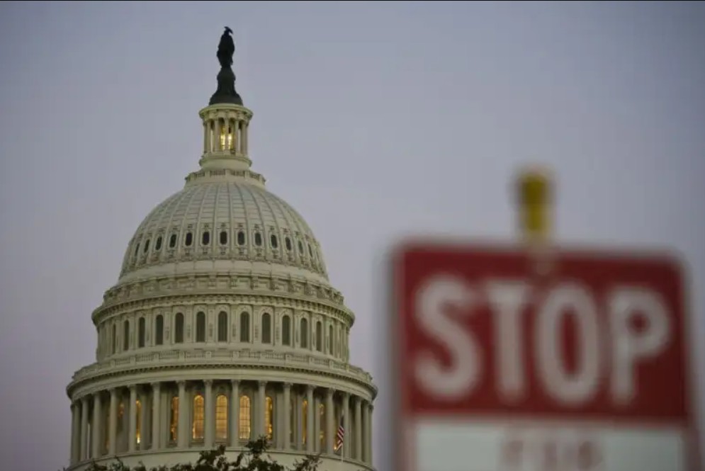 U.S. government shutdown: Economic scandal and structural deadlock