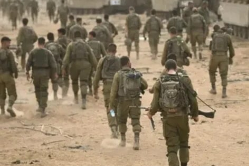 הכיבוש משלים את נסיגתו מהאזורים המוסכמים, כאשר אזרחים חוזרים לעיר עזה.