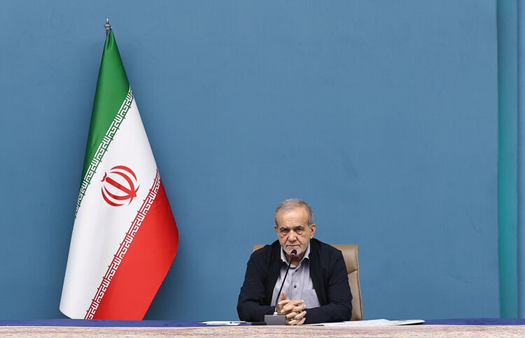 Pezeshkian calls on Islamic nations to unite for peace