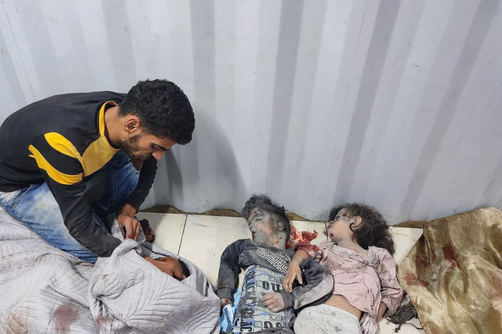 עשרות קדושים חללים בעוד ישראל ממשיכה במתקפותיה על רצועת עזה