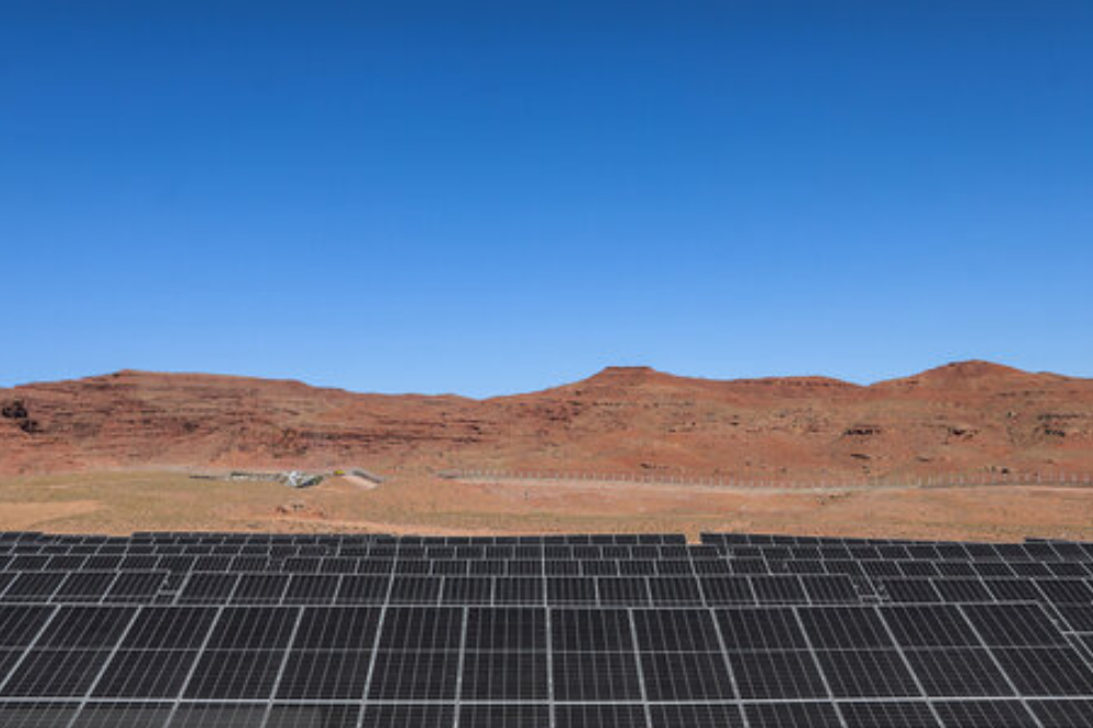 تشغيل 12 مشروعاً لمحطات الطاقة الشمسية في أصفهان بحضور رئيس الجمهورية عبر الإنترنت