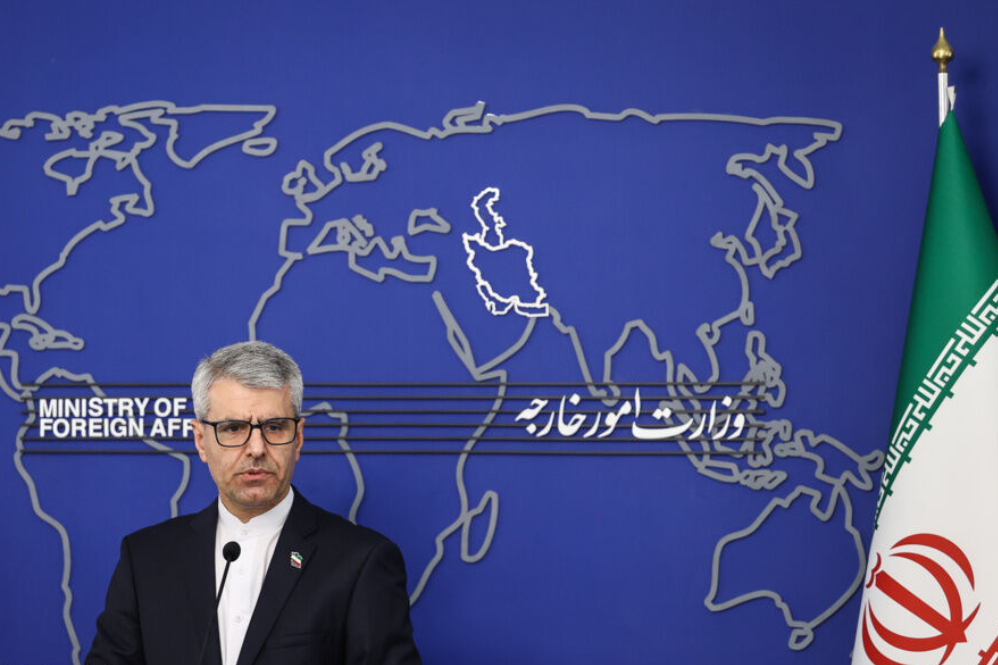 Foreign Ministry confirms conditional release of two French nationals from prison