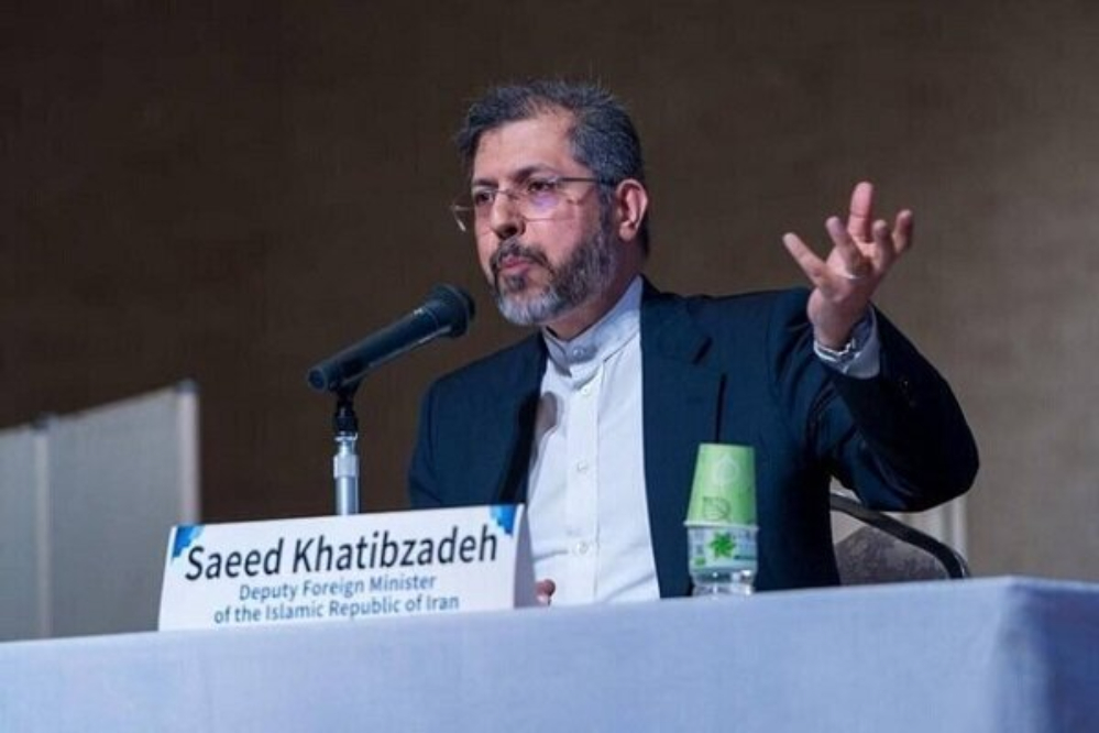 خطيب زاده: الولايات المتحدة ترسل رسائل متناقضة بشأن المحادثات النووية