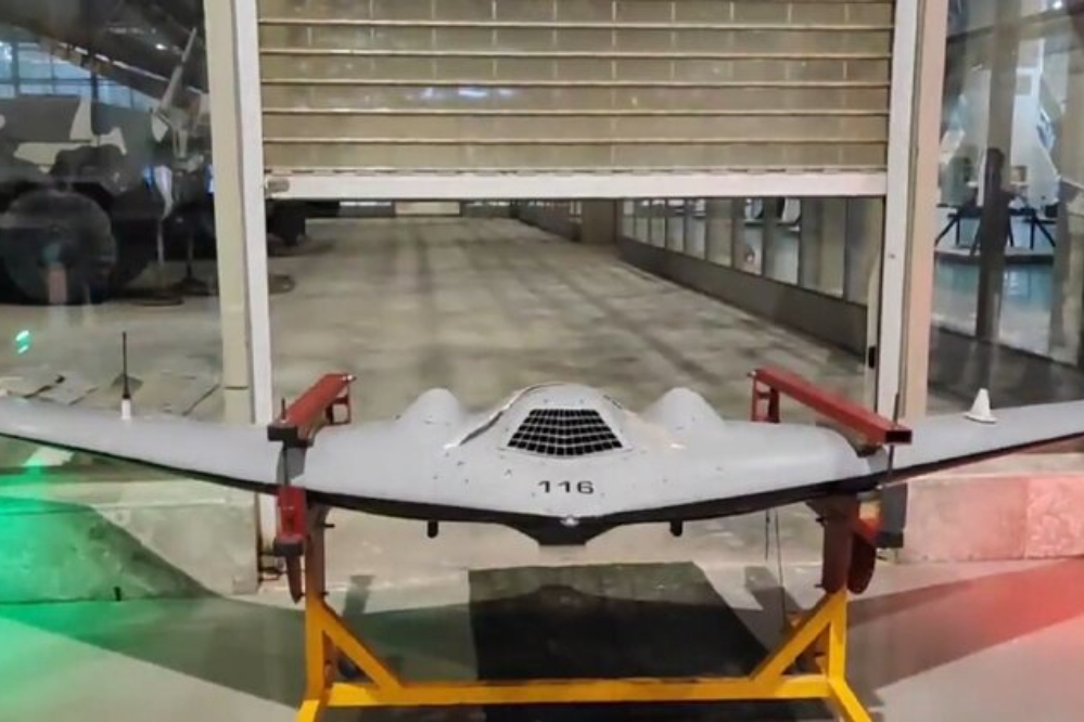 اختبار مسيرة شاهد 161 أمام العموم في حديقة الحرس الثوري