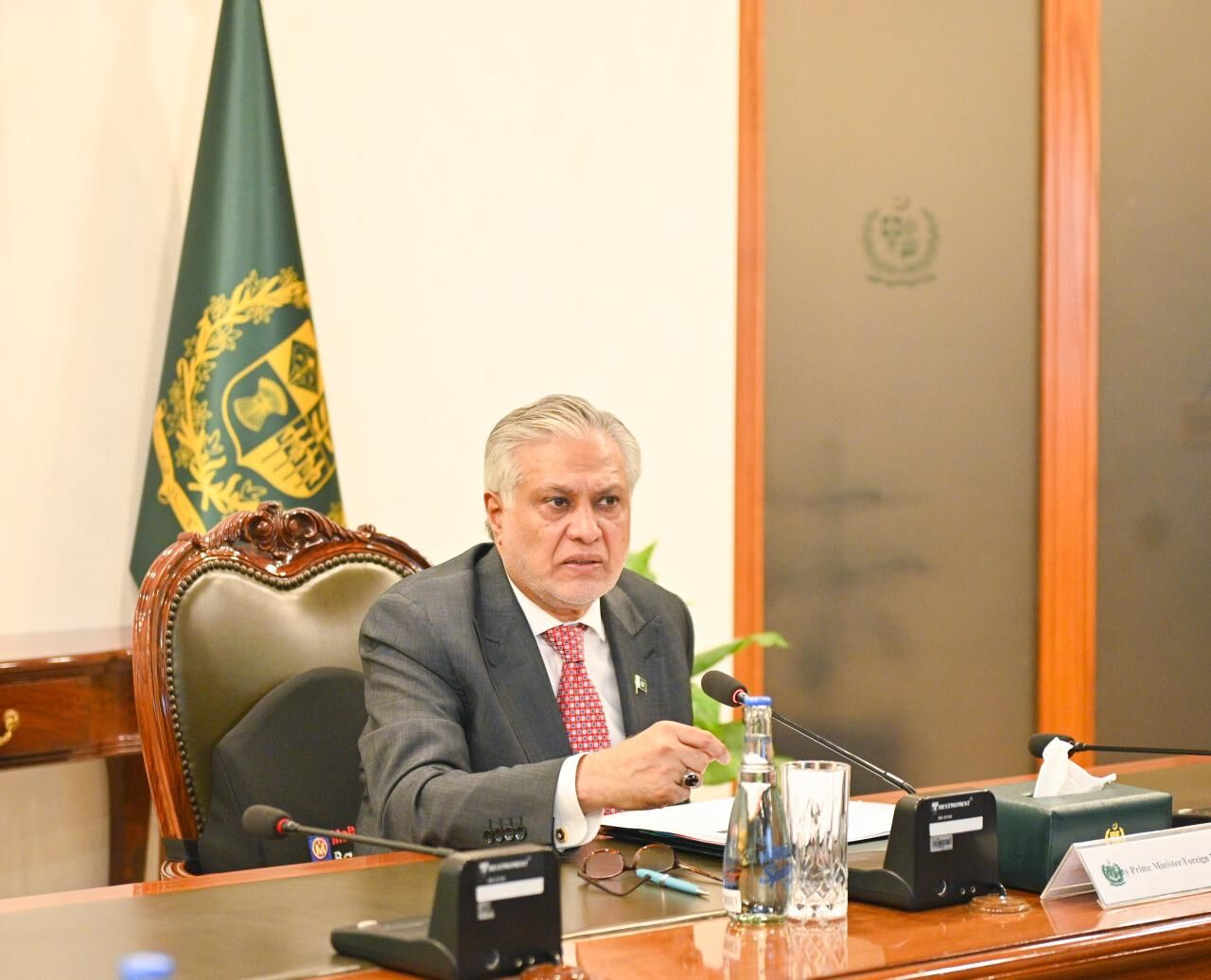 Pakistan holds high-level talks to expand economic cooperation with Iran