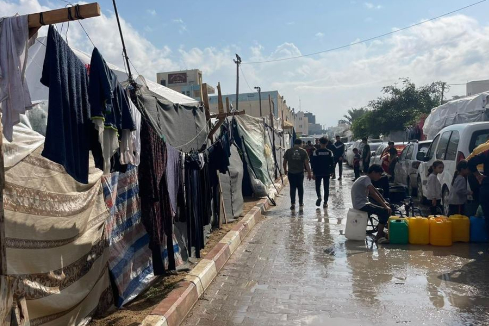 עזה עומדת בפני טרגדיה חדשה: אלפי אוהלים נהרסו בגשם