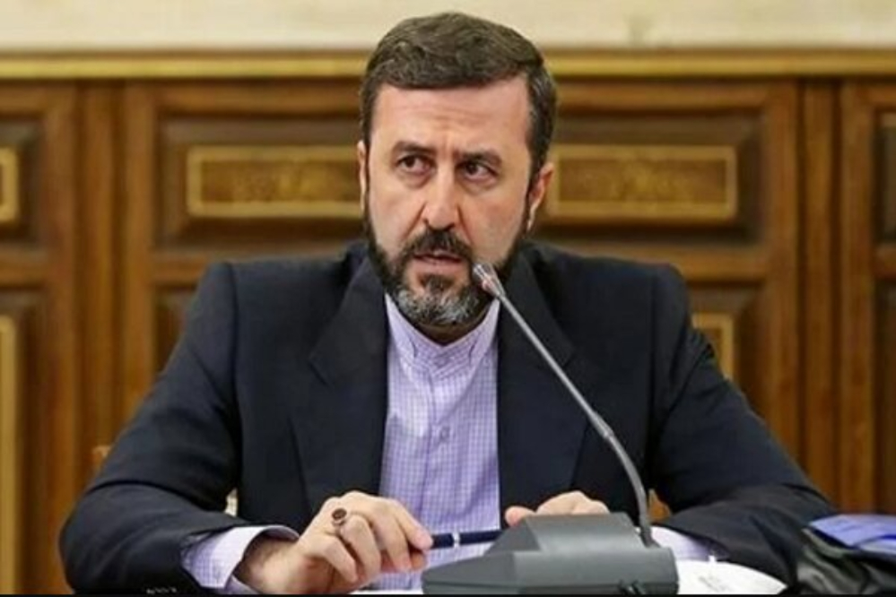 غريب آبادي: إذا صدر قرار من مجلس المحافظين، فسنراجع نهجنا بشكل جذري