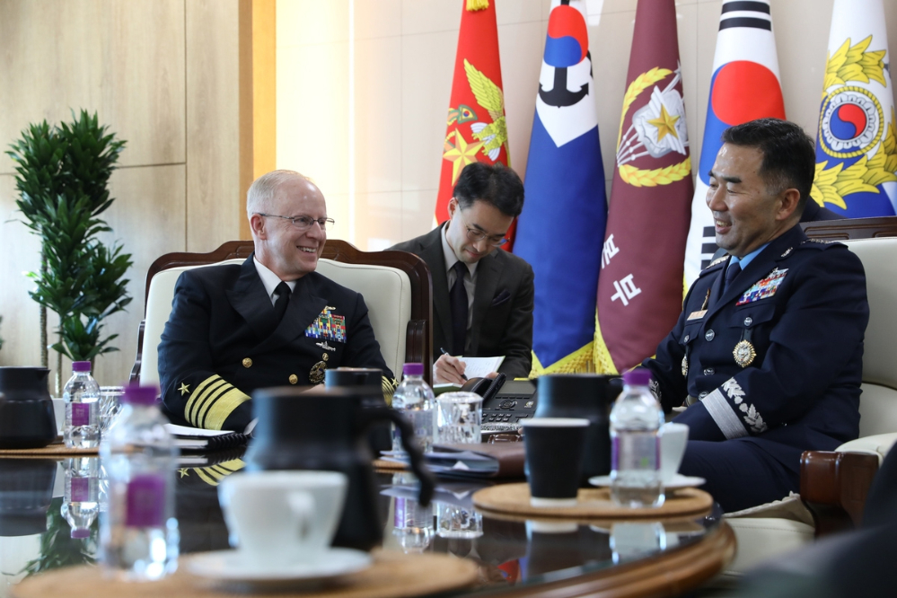 رئیس+ستاد+مشترک+ارتش+کره+جنوبی+دریاسالار+داریل+کادل