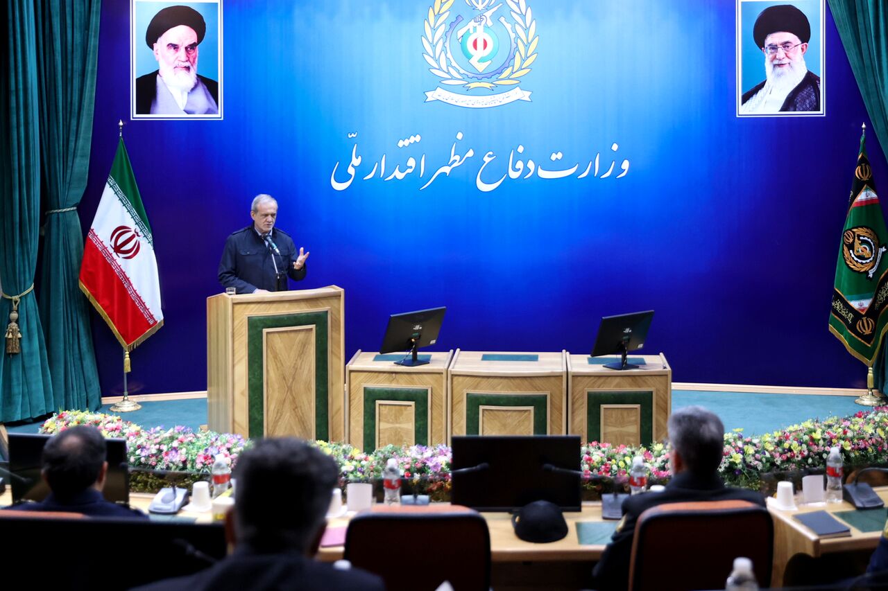 Пезешкиан: Возможности Минобороны могут помочь в устранении дисбалансов в стране