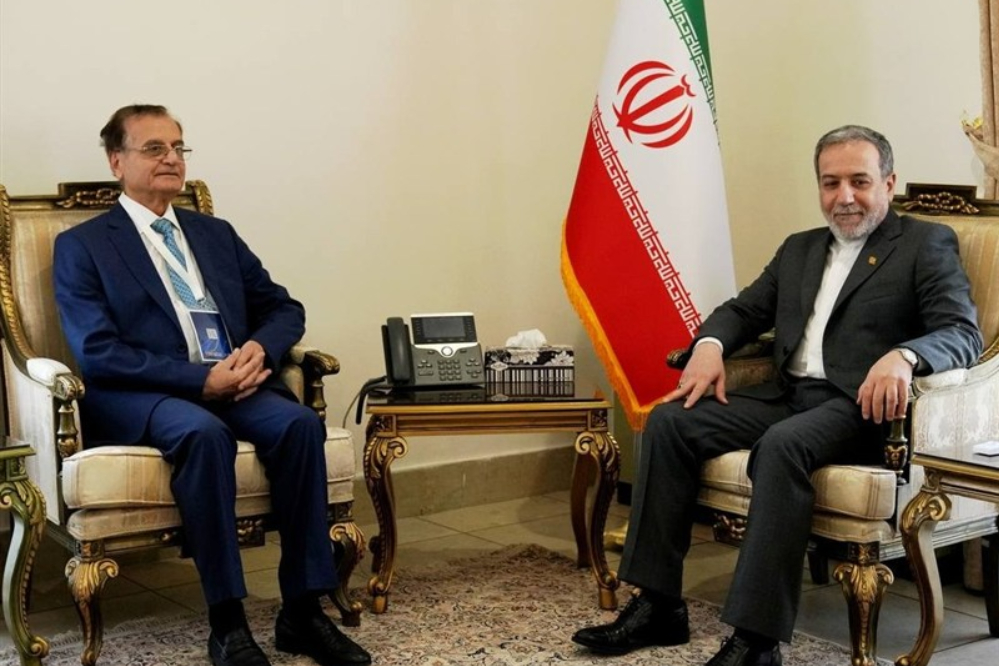 عراقچی: از دولت، مردم و مقاومت لبنان حمایت می‌کنیم