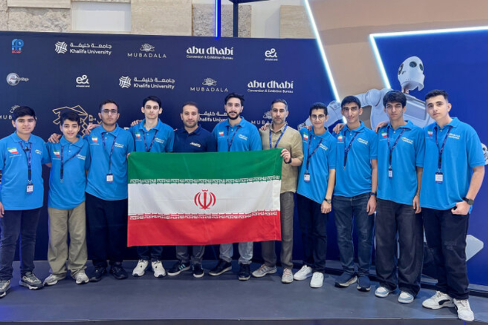 رئيس الجمهورية يهنئ فوز فريق الطلاب الإيراني ببطولة "روبوكاب