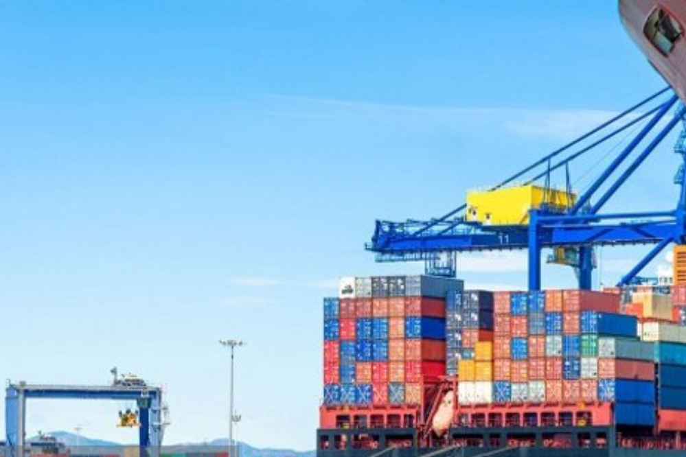 الصين تتصدر صادرات إيران؛ والإمارات العربية المتحدة تتصدر وارداتها