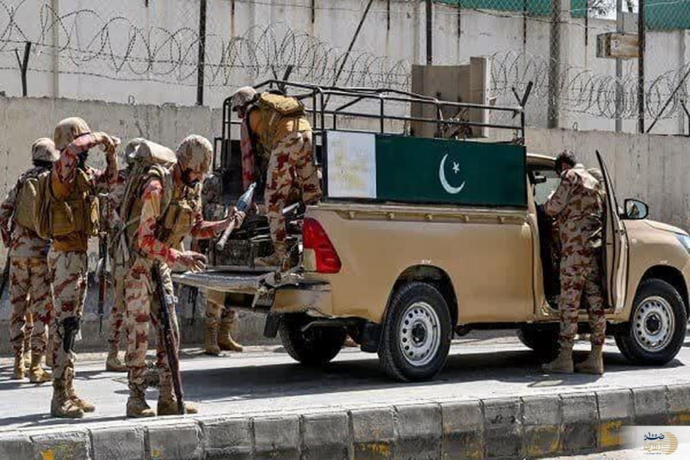 انفجار انتحاری و حمله مسلحانه در پیشاور پاکستان