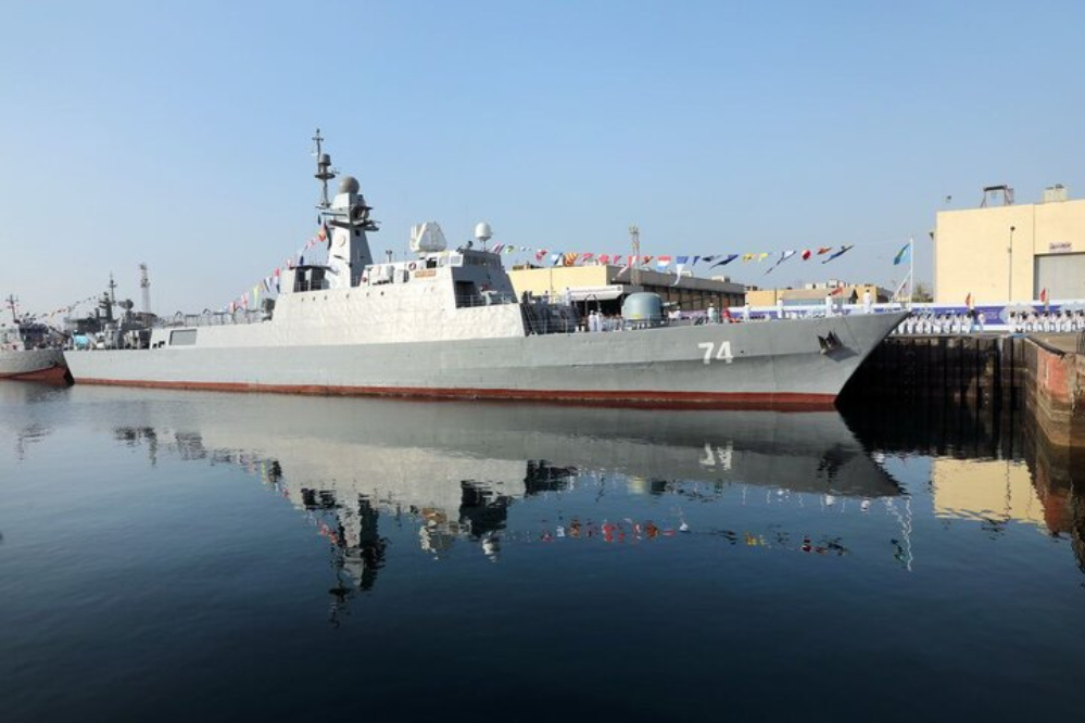 انضمام قاعدة "كردستان" العائمة ومدمرة "سهند" إلى القوة البحرية للجيش الايراني