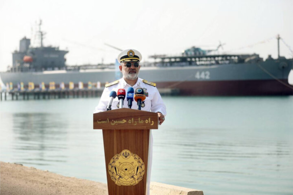 الأدميرال إيراني: مدمرة "جماران" المُطوّرة جاهزة للمناورة