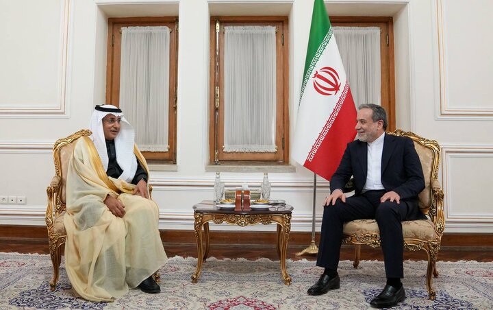 Araghchi receives Saudi diplomat for talks