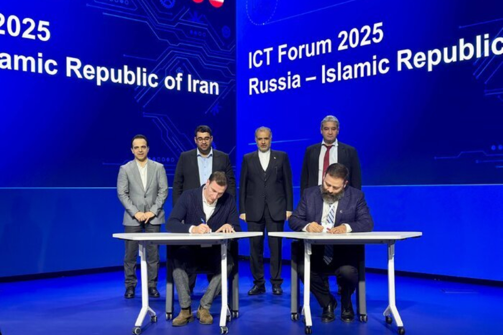 ايران وروسيا توقعان خمس اتفاقيات تعاون في مجال التكنولوجيا والابتكار