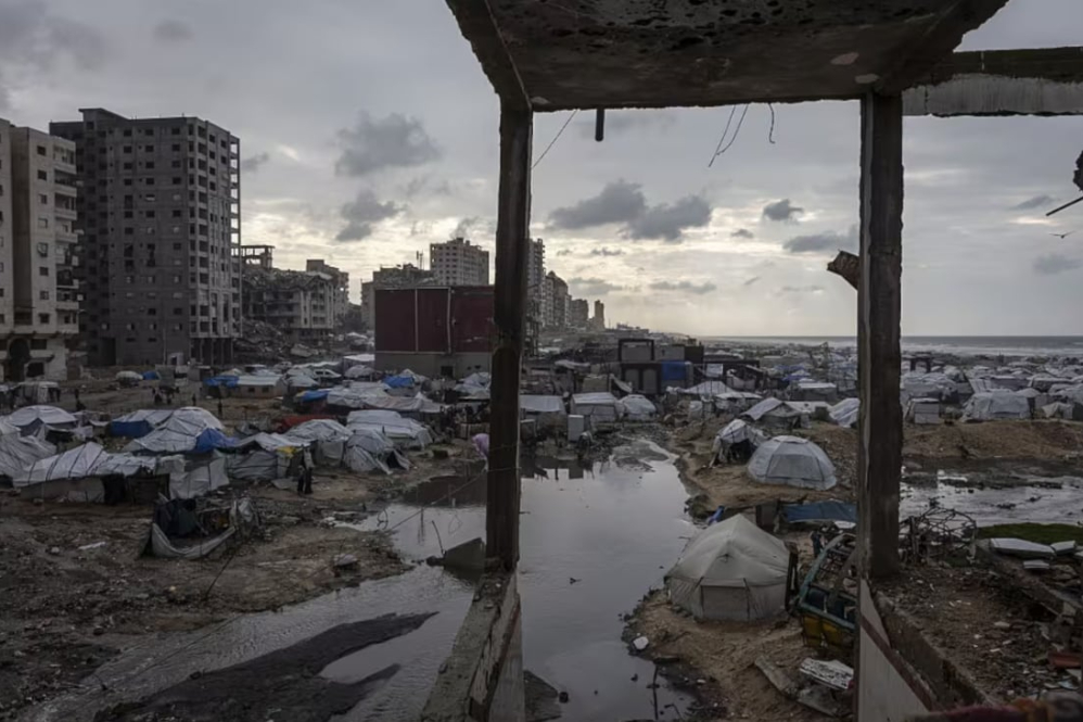 הסופה מחריפה את האסון ההומניטרי בעזה: 11 קדושים מעונים ויותר מרבע מיליון נפגעו