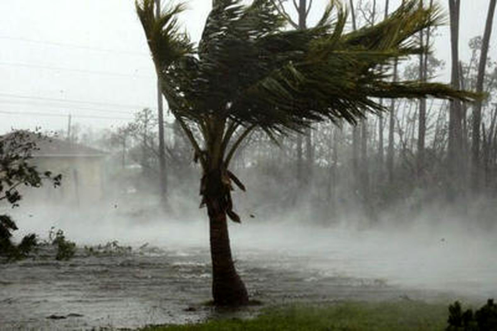 نشست اضطراری وزیر راه در پی هشدار قرمز بارشهای سنگین در 4 استان