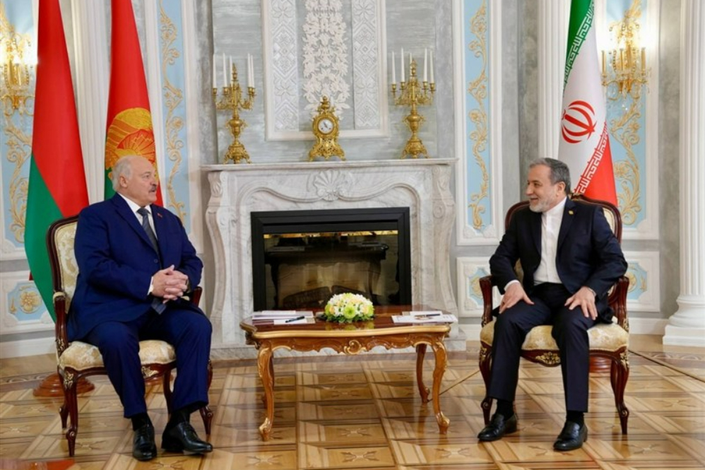 阿拉格奇会见白俄罗斯总统卢卡申科
