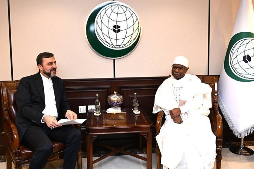 ע'ריבאבאדי נפגש עם מזכ"ל ארגון שיתוף הפעולה האסלאמי