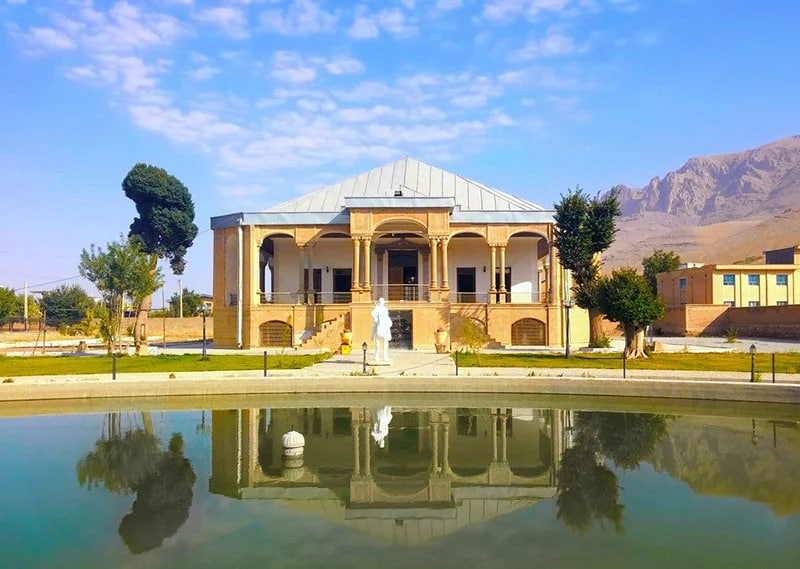 Introduction to Tourist Attractions of Iranian Cities