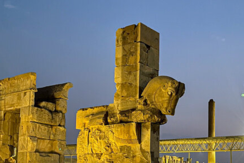 مدينة "برسيبوليس" تستضيف الفعالية الوطنية لليلة "يلدا"