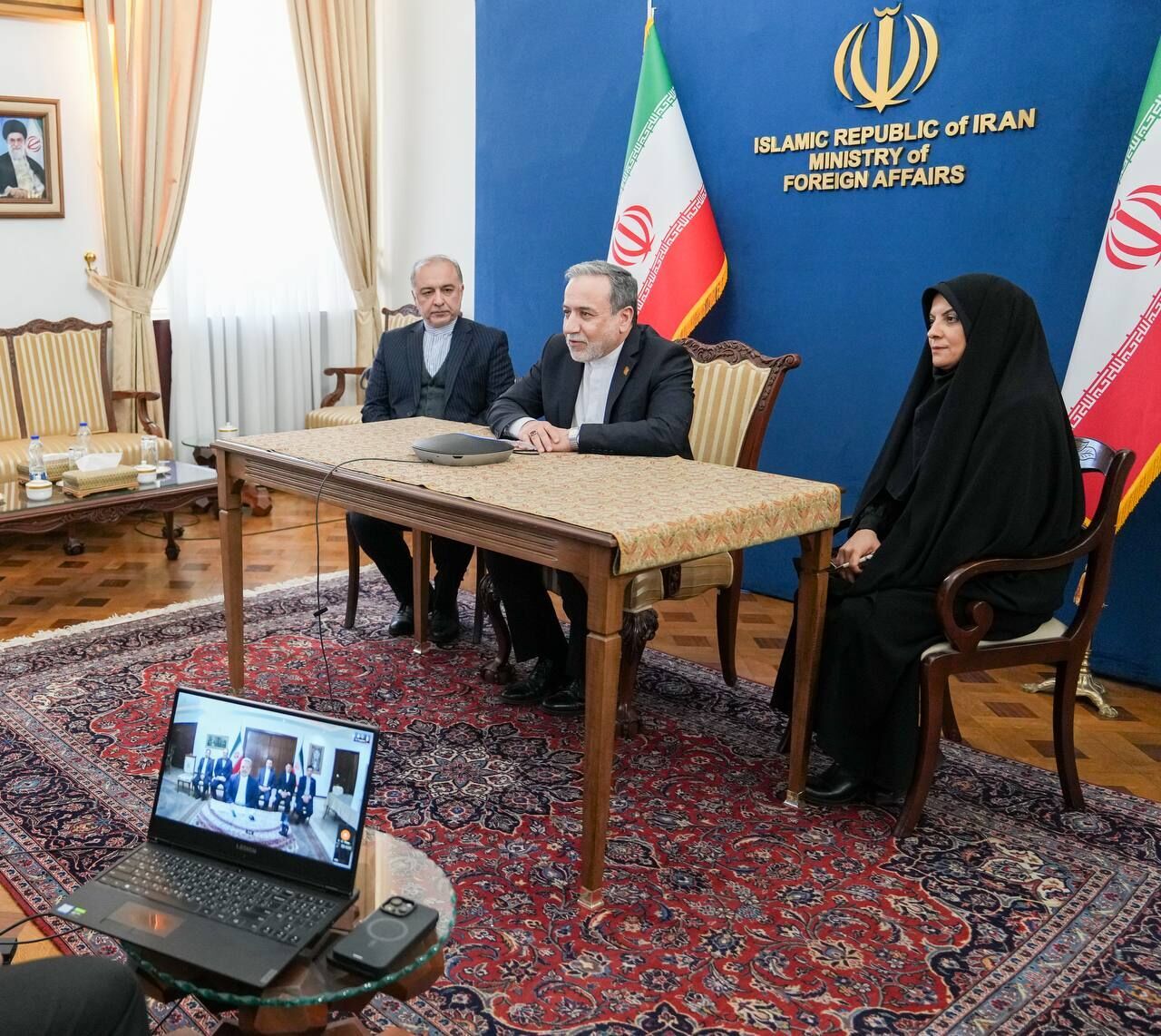 Araghchi: Venezuelans will defend their independence against US