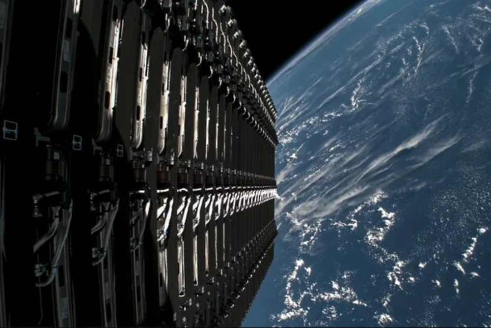 تصمیم استارلینک برای کاهش ارتفاع ماهوارههایش