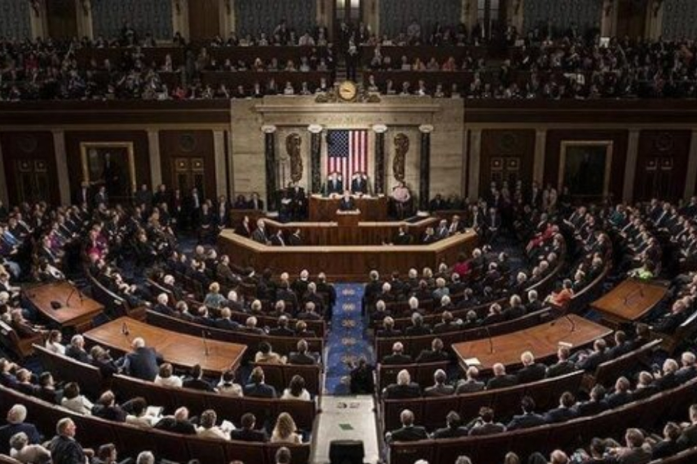 أعضاء ديمقراطيون في الكونغرس ينتقدون عملية فنزويلا: حرب بلا تفويض وفشل دستوري