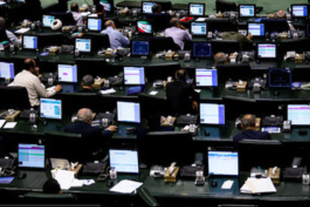 Iranian lawmakers urge reducing ties with France, Germany, UK