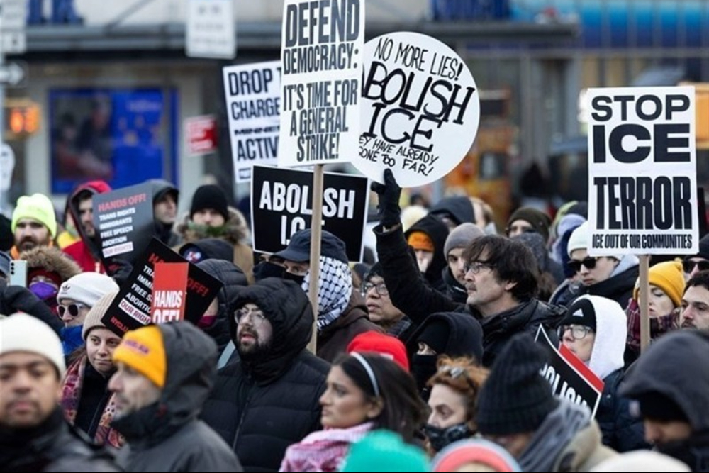 موجة احتجاجات واسعة في أنحاء أمريكا على مقتل ممرّض