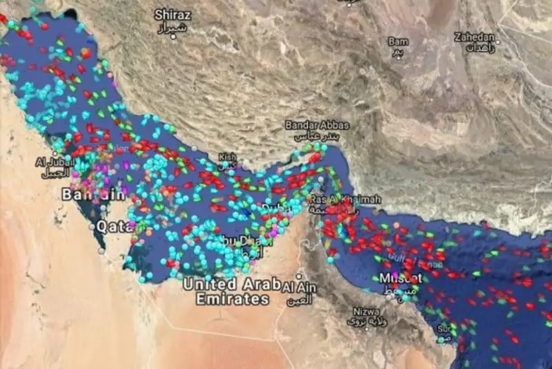 מצר אחד, משבר אחד, מאות מיליארדי דולרים בסכנה.