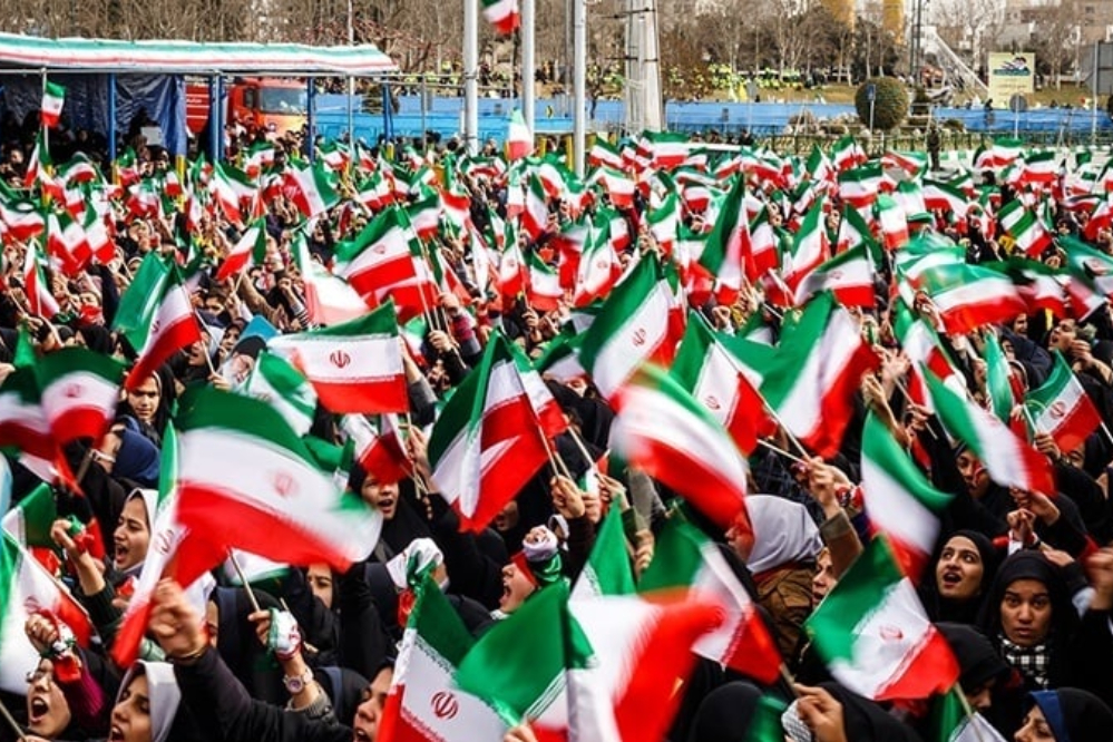 Победа Исламской революции — символ уверенности иранского народа в себе перед лицом тирании монархии и мирового империализма