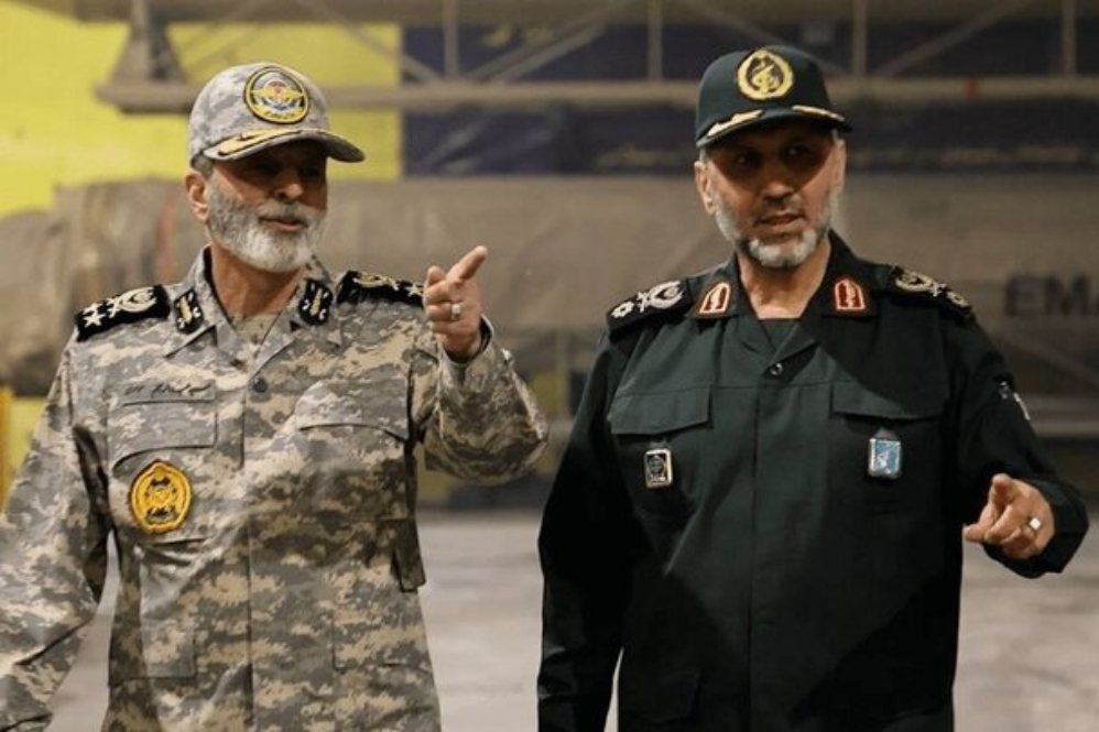 הרמטכ"ל ומפקד כוח האוויר והחלל של משמרות המהפכה מבקרים ביחידות טילים אסטרטגיות.