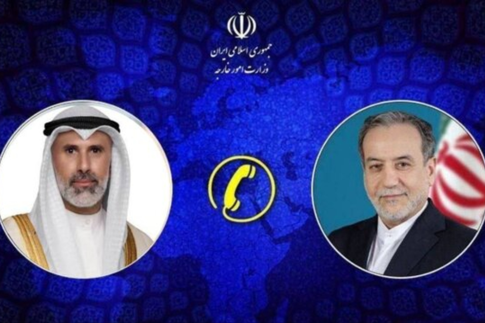 وزير الخارجية الكويتي يهنئ وزير الخارجية الايراني بمناسبة ذكرى انتصار الثورة الاسلامية