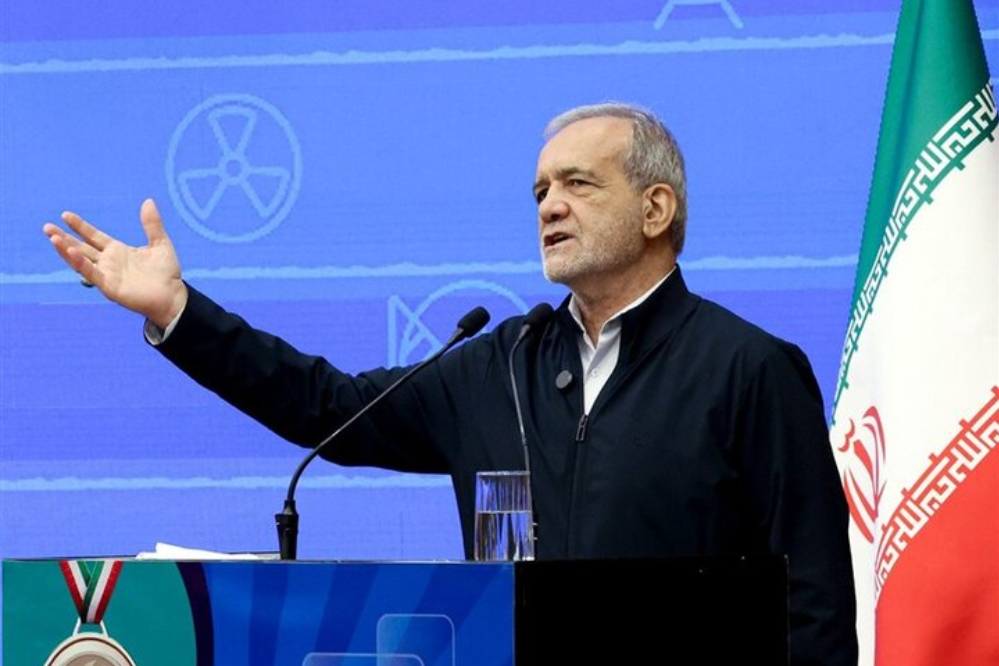 رئيس الجمهورية: الشعب أحبط مخطط الأعداء لتقسيم إيران