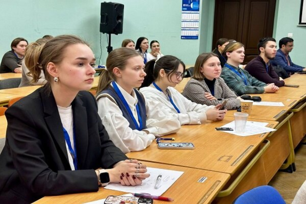 ممثل الرئيس الروسي يعلن عن رغبة بلاده في توسيع العلاقات العلمية والأكاديمية مع إيران