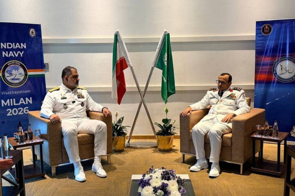 الأدميرال الإيراني يلتقي قادة البحرية الروسية والسعودية