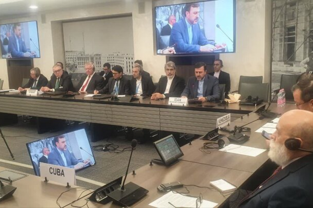 غريب آبادي: أمريكا هي العامل الرئيسي في انهيار النظام الدولي القائم على القانون الدولي