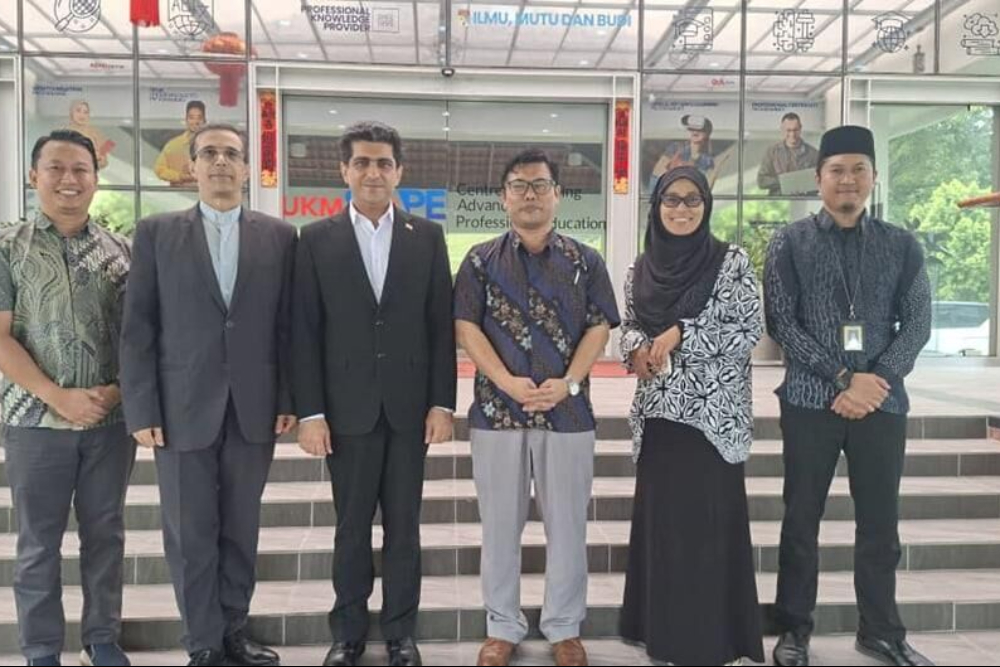 ايران تؤكد على تعزيز التعاون العلمي والتعليمي مع ماليزيا