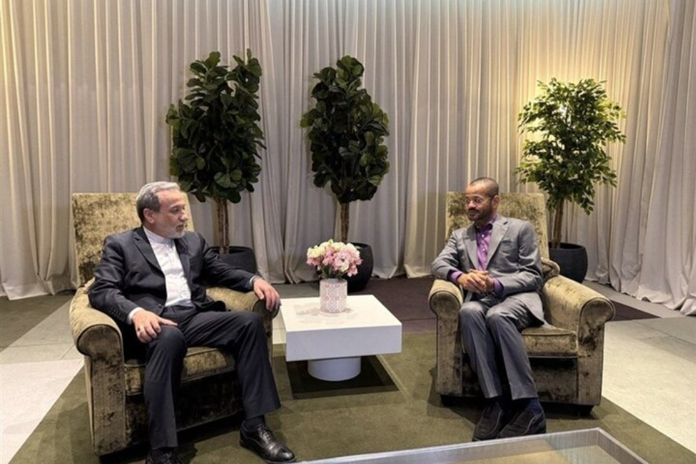 الجولة الثالثة من المفاوضات النووية الإيرانية–الأمريكية..لقاء وزيري خارجية إيران وعُمان في جنيف