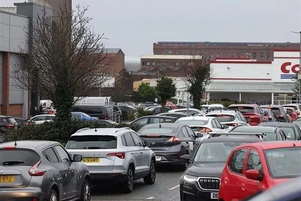 Pост цен на бензин в США вызвал критику губернатора Калифорнии