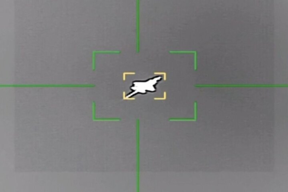 משמרות המהפכה הודיעו על כוונתם לשגר מטוס קרב שלישי של האויב בשמי מרכז איראן.