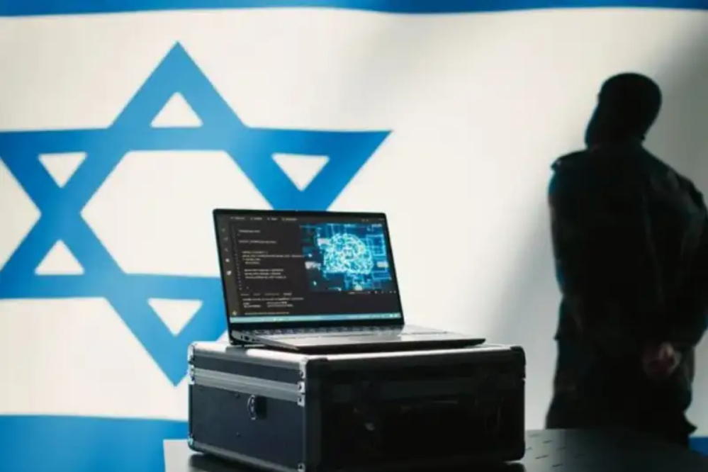 以现实为幌子，讲述战争与欺骗的叙事